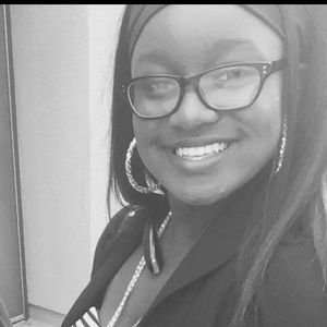 Meet your Posher, Ariana renee